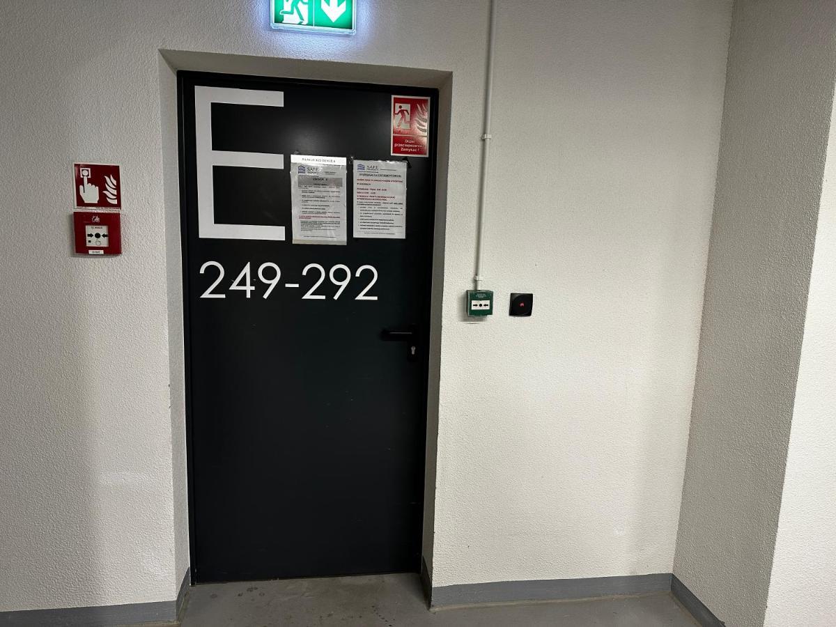 Apartament Lotnisko Chopina Warsaw Airport Esterno foto